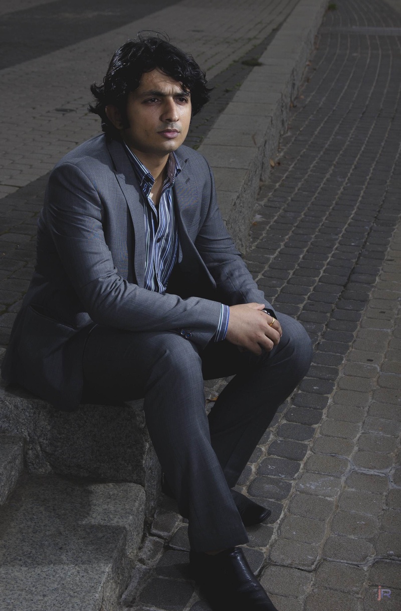 Male model photo shoot of Dilip Singh in Tokyo