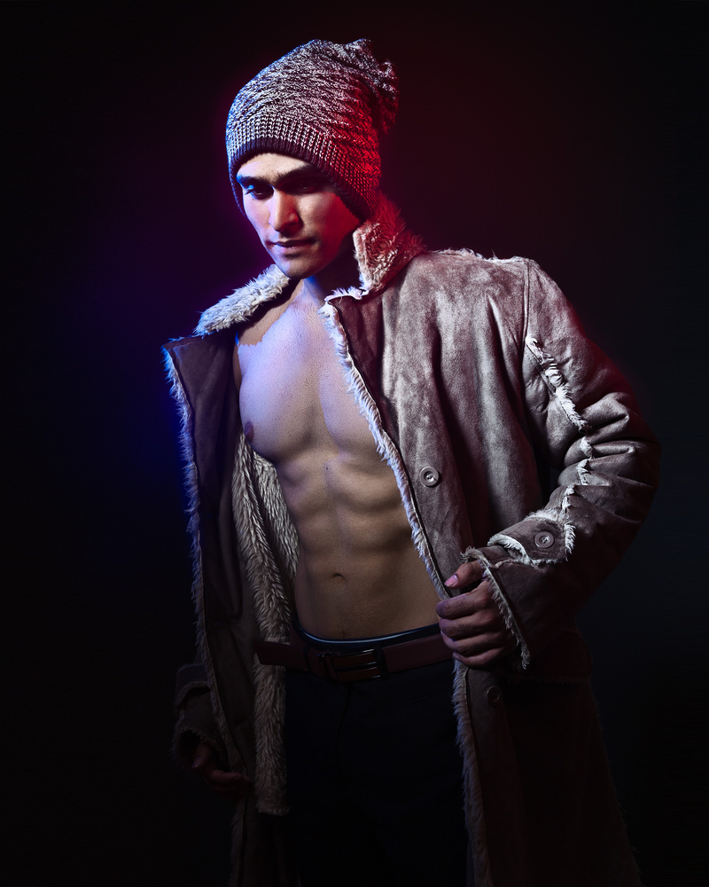 Male model photo shoot of Oculair Media