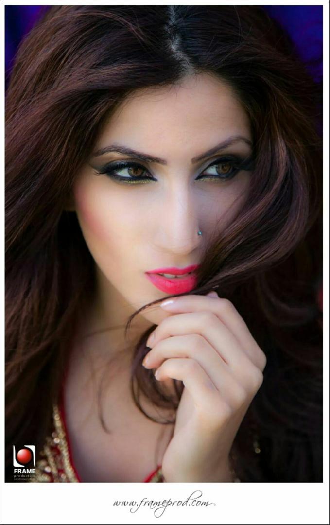 Female model photo shoot of Ambreen Ambi