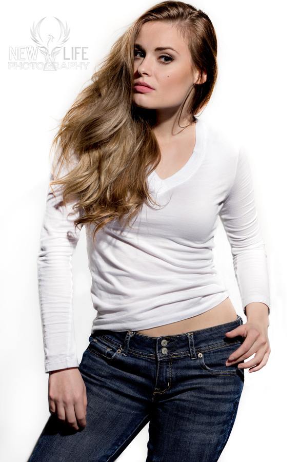 Female model photo shoot of Ashley Jerine De Leon in Houston, Tx