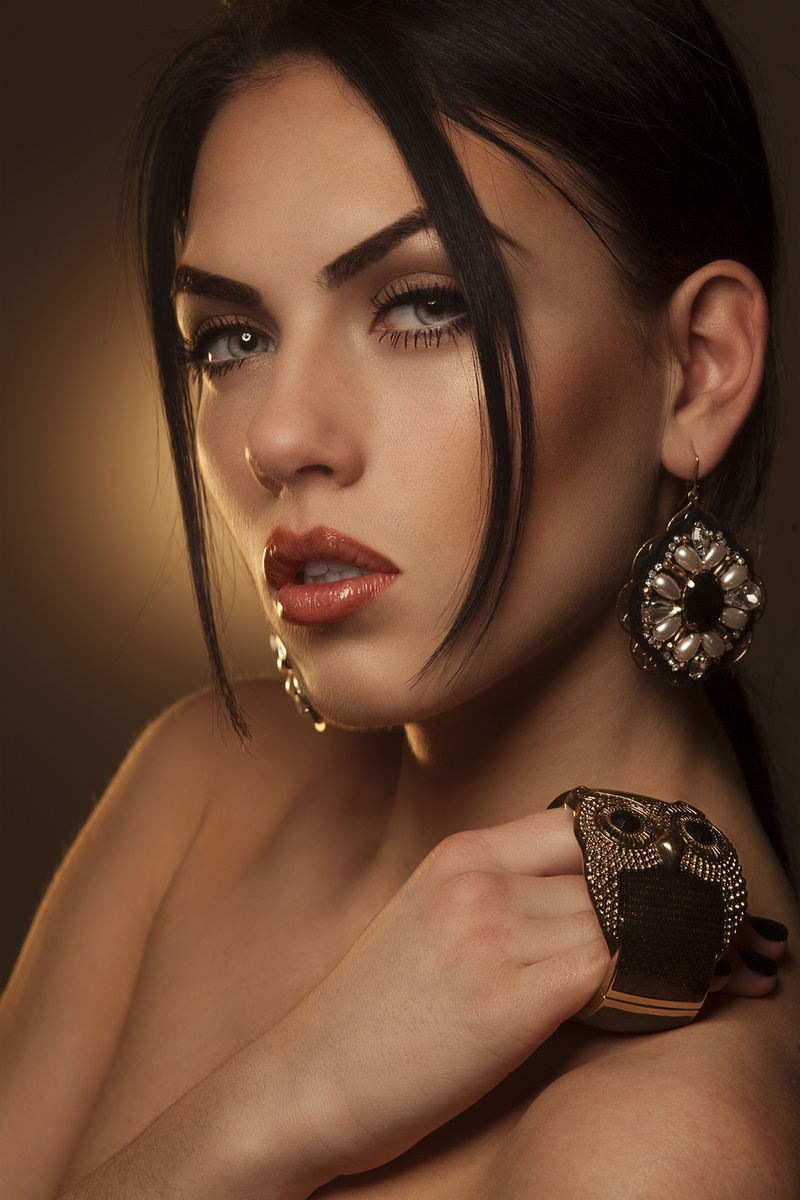 Female model photo shoot of Tiffany McLeod by Smoshkov