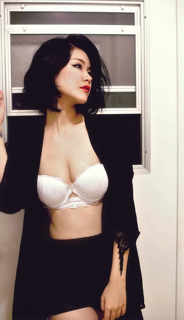 Female model photo shoot of Sadie Zhou by Gin 5 Studio