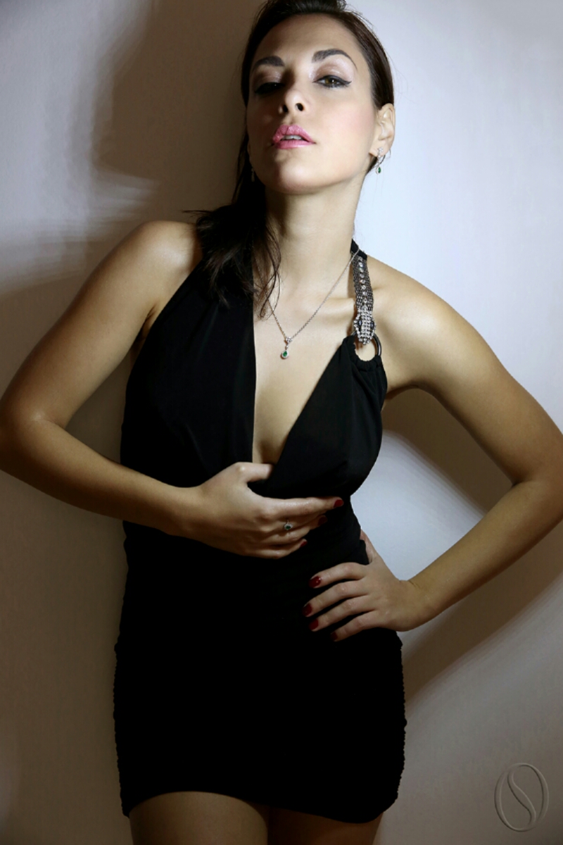 Female model photo shoot of ozlem tania gedik