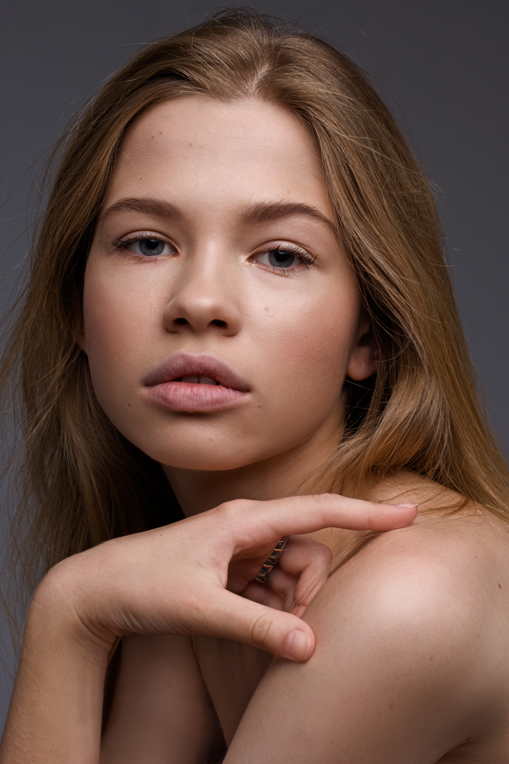 Female model photo shoot of Agustina Vallejo by Alice Lehman