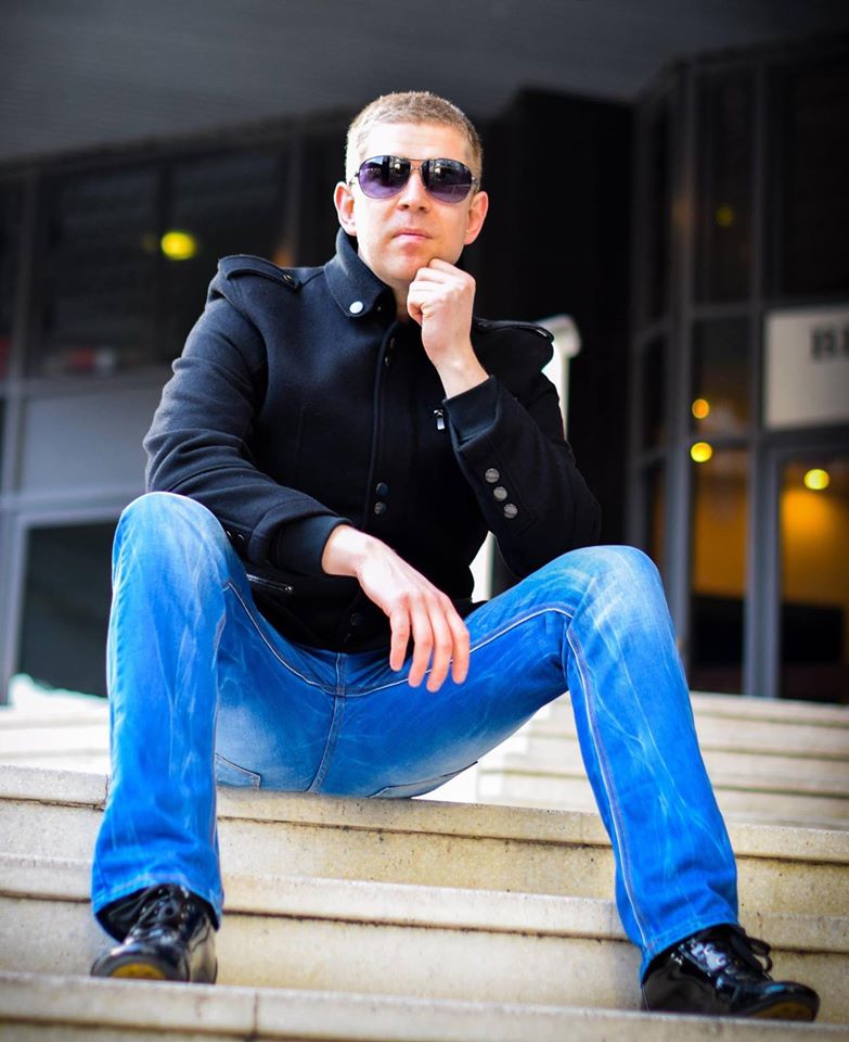 Male model photo shoot of Olegas Dahool in Canary Wharth