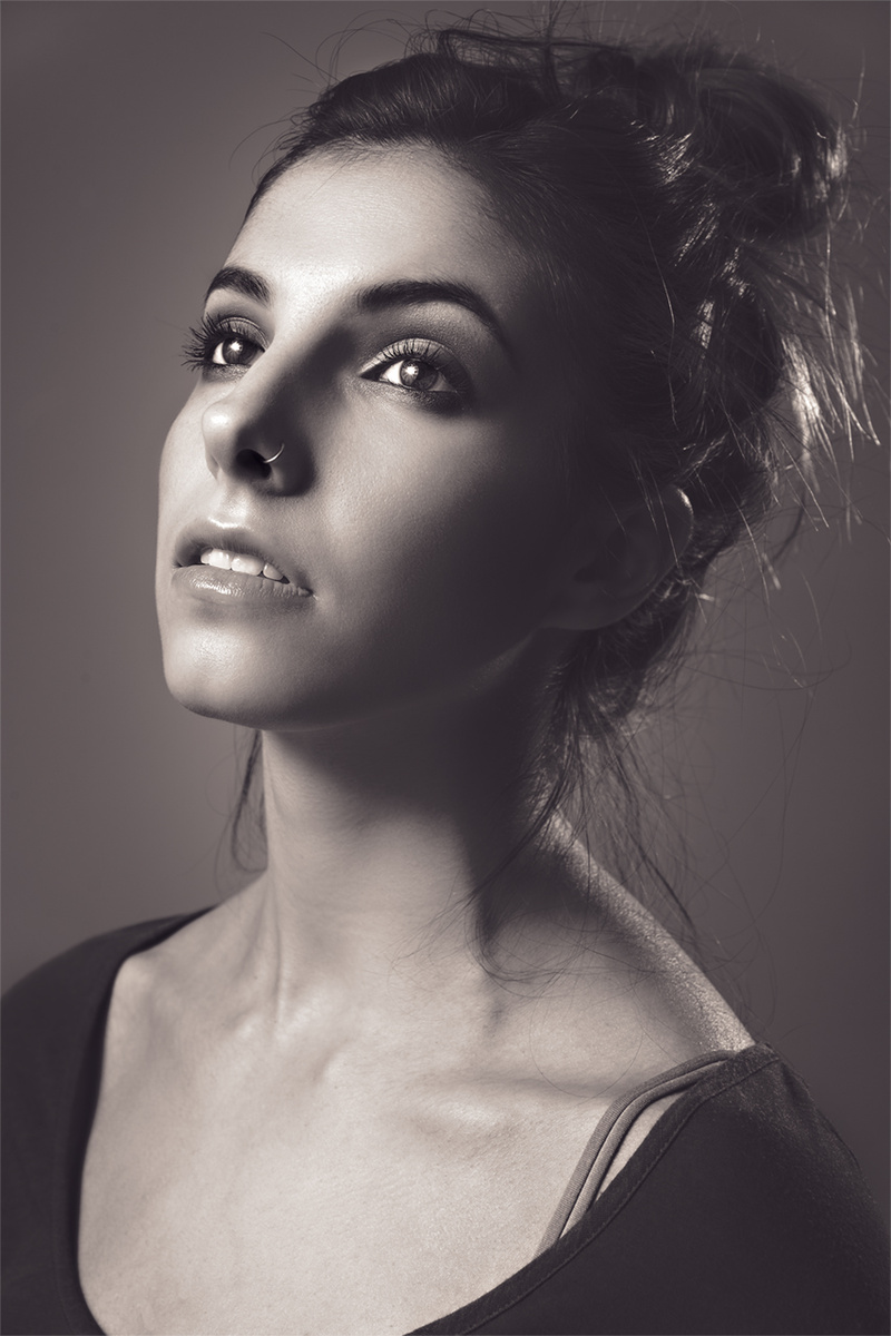 Female model photo shoot of Maria Ana Micsunescu