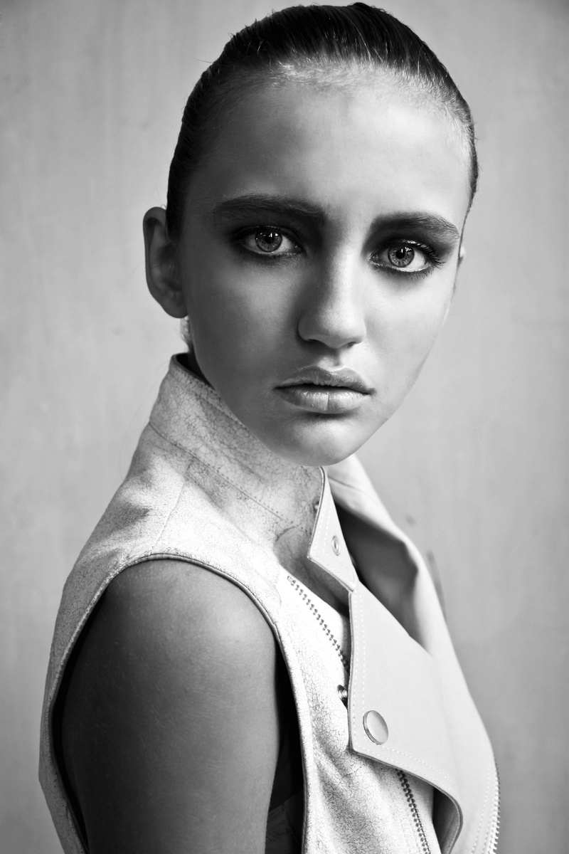 Female model photo shoot of Esther Engelman  in Studio13