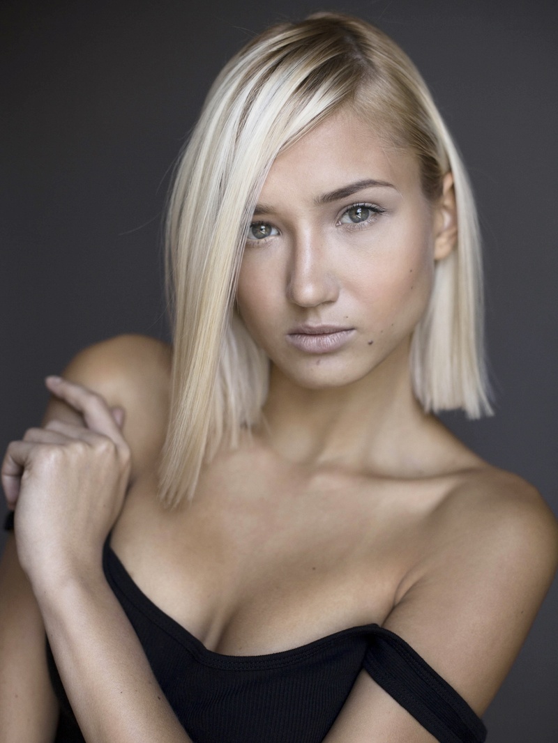 Female model photo shoot of Sasha Liiv