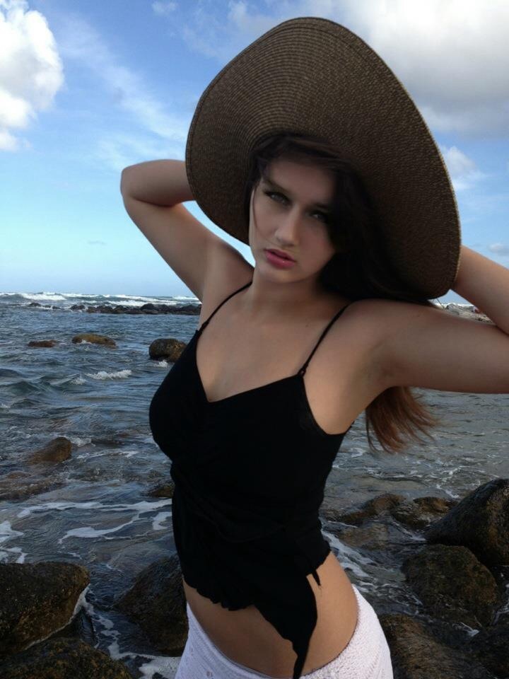 Female model photo shoot of m_rissa