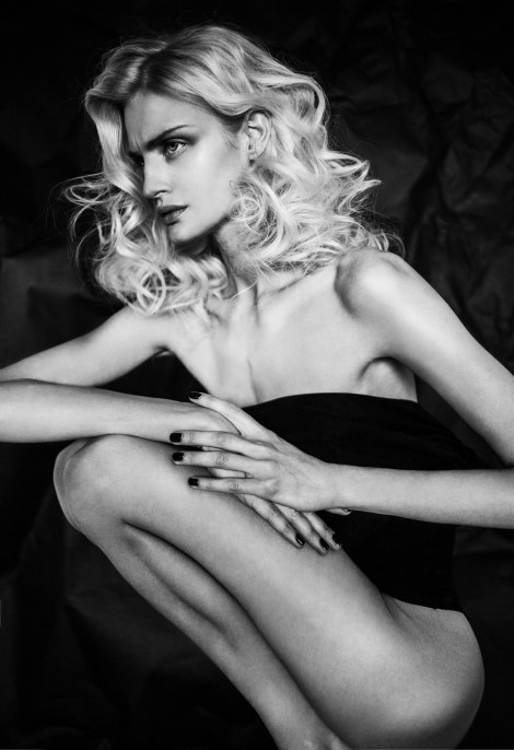 Female model photo shoot of Alina Soloviova
