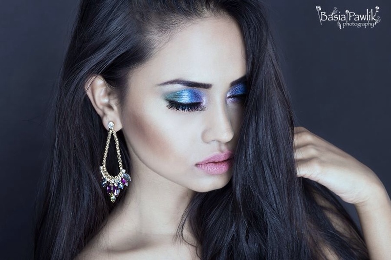 Female model photo shoot of kayxo by BasiaPawlik, makeup by martinamakeup