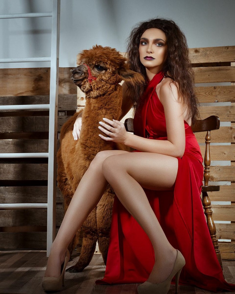 Female model photo shoot of Ariane J