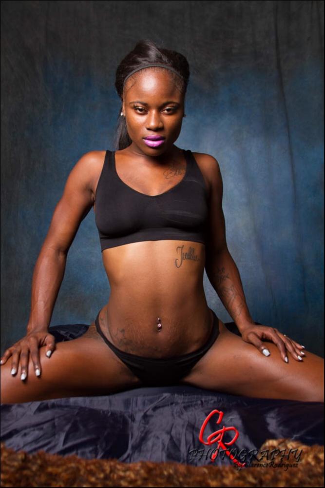 Female model photo shoot of Zounda