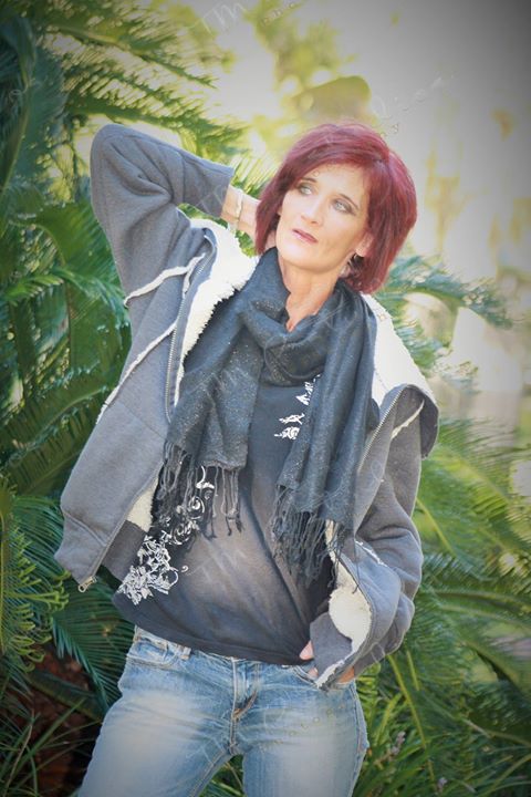 Female model photo shoot of Lori  Elaine Taylor
