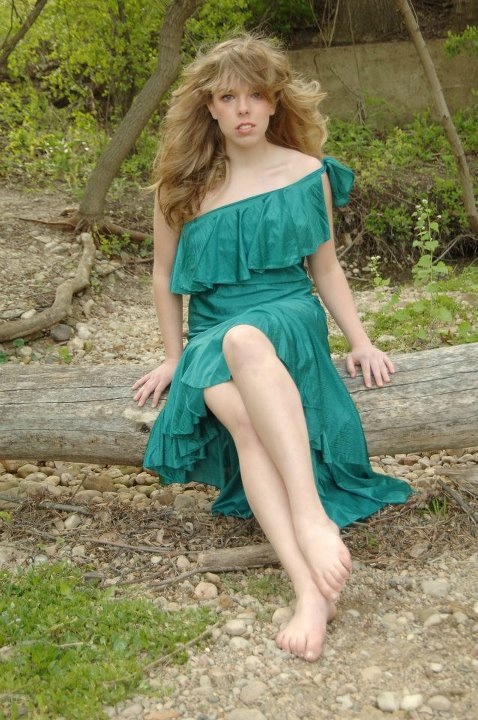 Female model photo shoot of rochellelynn