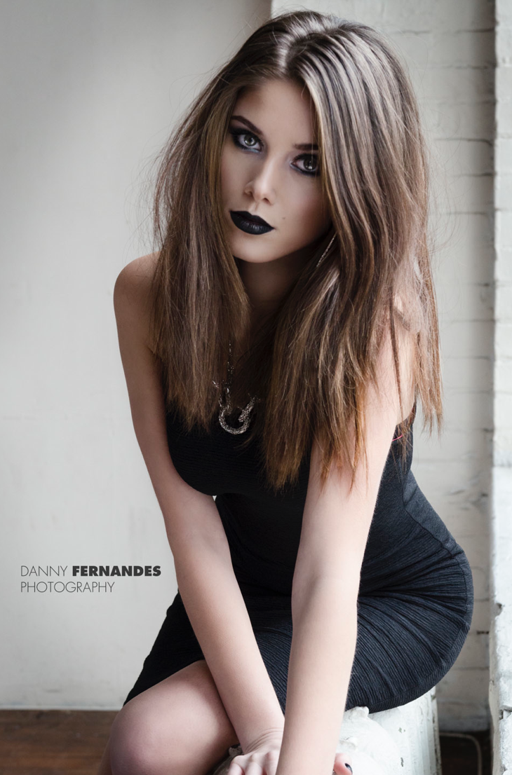 Female model photo shoot of DianaAlexandra
