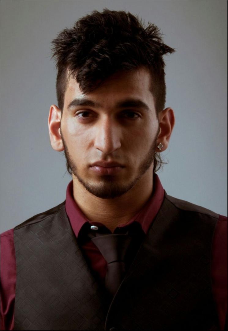 Male model photo shoot of Sameer Nawaz