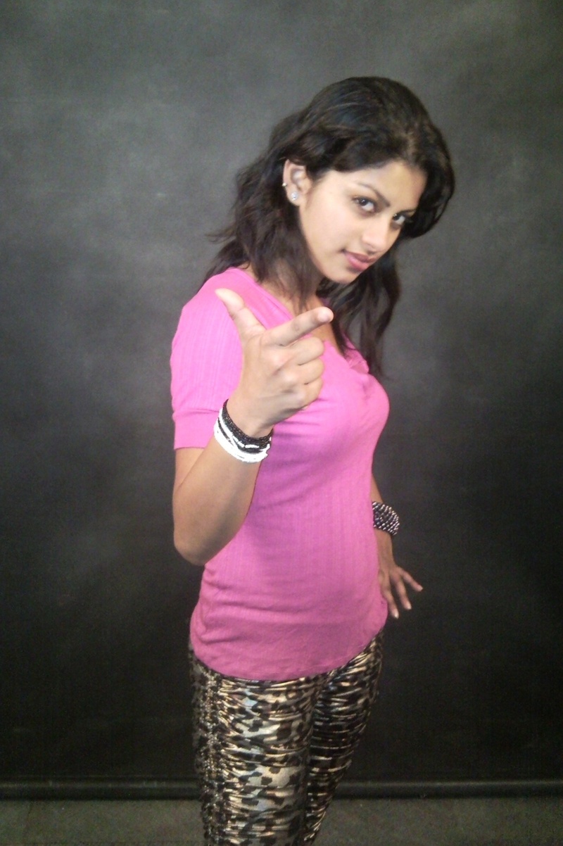Female model photo shoot of Thejani Rupasinghe LK