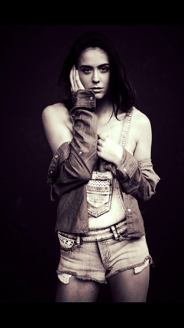 Female model photo shoot of caitlinJOHNSON
