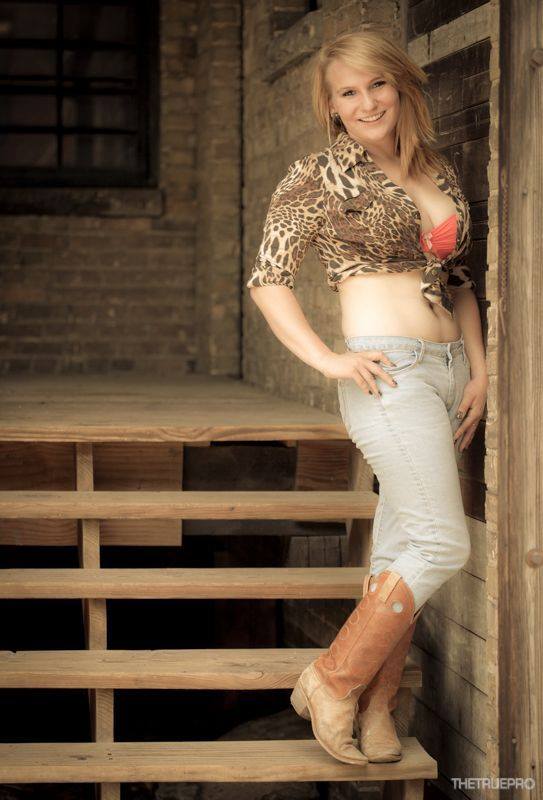 Female model photo shoot of SkyElizabeth in Minneapolis