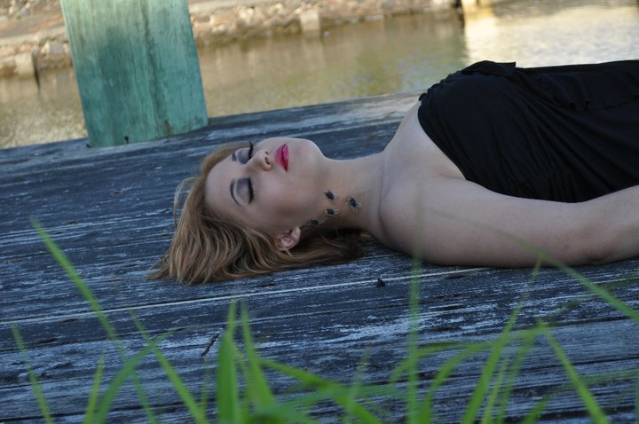 Female model photo shoot of Lauren Goss