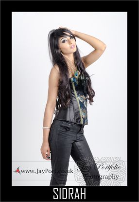 Female model photo shoot of Aliyah 3
