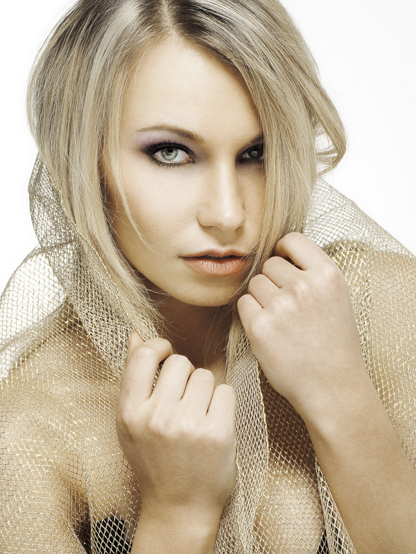 Female model photo shoot of Swarer Make Up FX