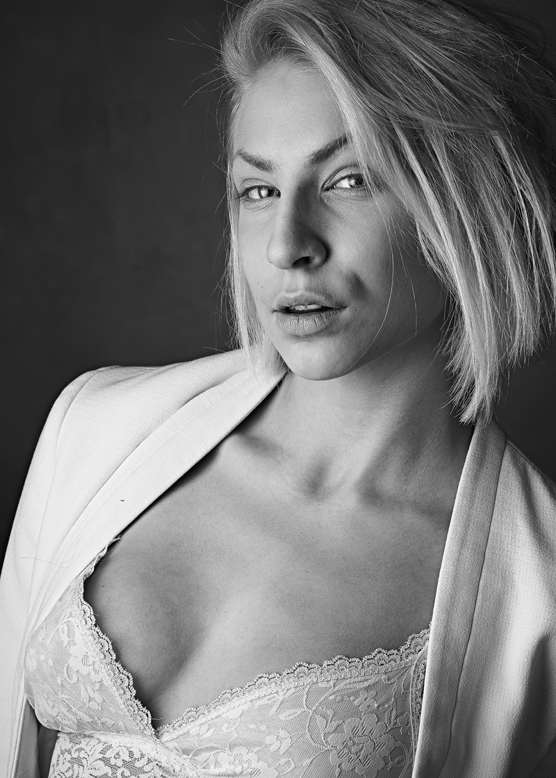 Female model photo shoot of Frida Kjell Valkola in Borås, Sweden