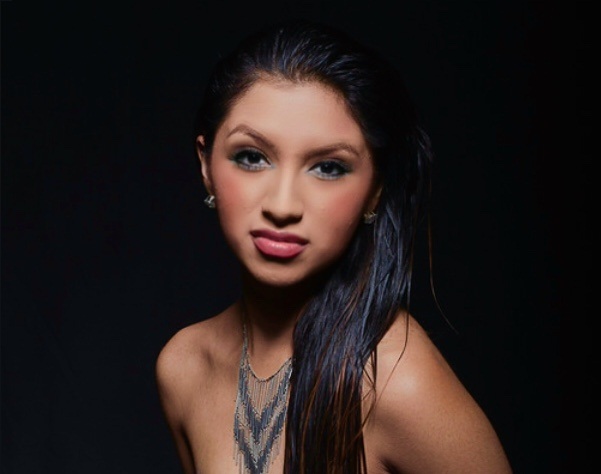Female model photo shoot of Joselin Torres