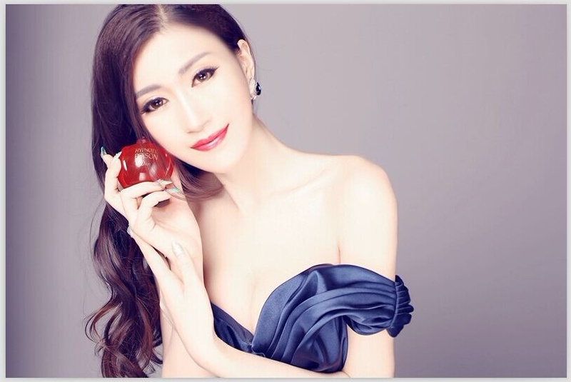 Female model photo shoot of Sisi Cui in Shanghai