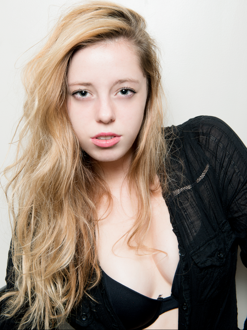 Female model photo shoot of Savannah Brynn