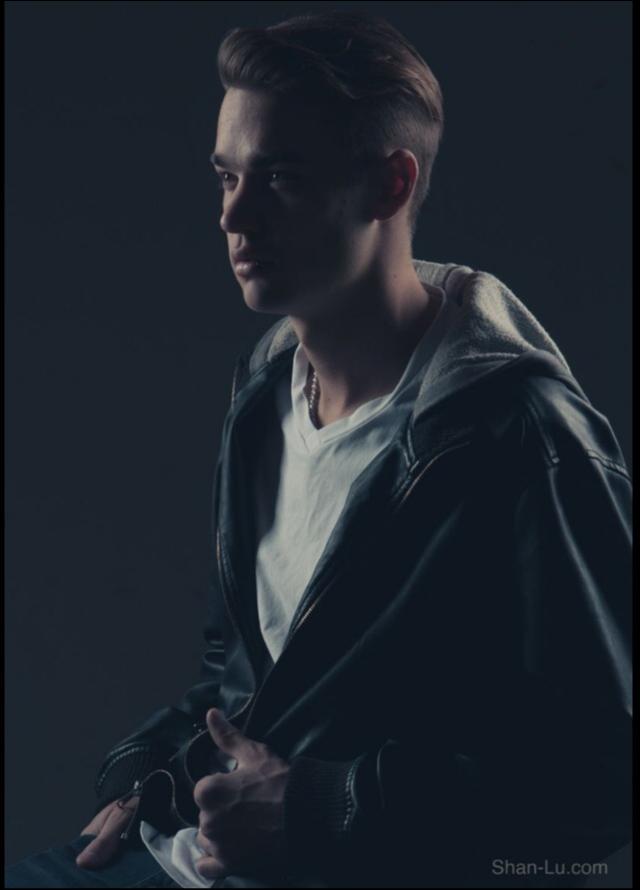 Male model photo shoot of Jeremy Dunlop 