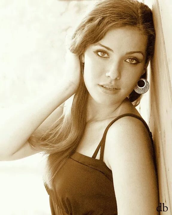 Female model photo shoot of AshleyNicholeCooper