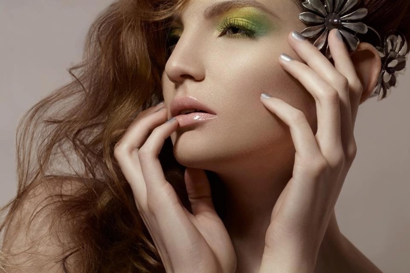 Female model photo shoot of Olivia Moore Makeup