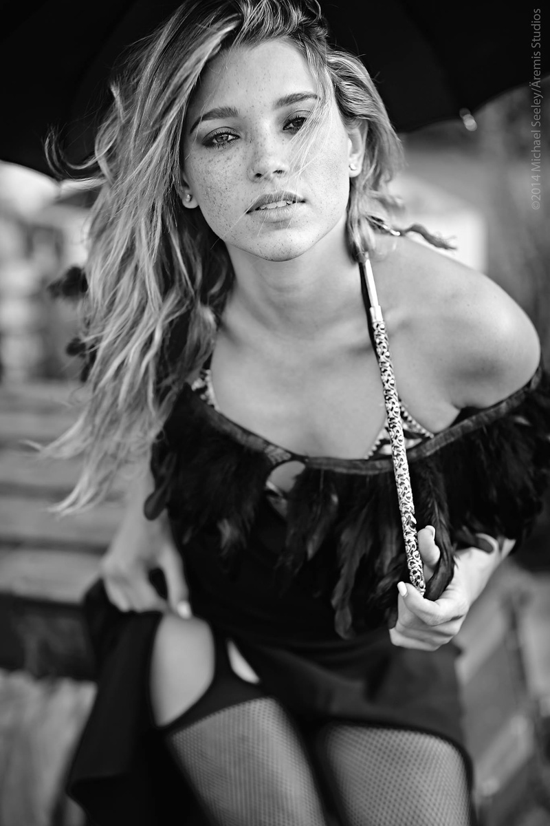 Female model photo shoot of Andrea Rueda