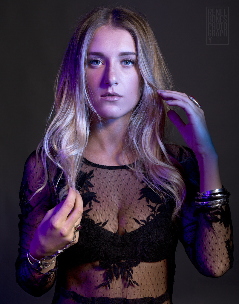 Female model photo shoot of Renee Bones
