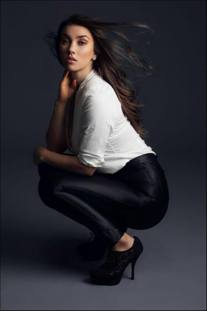 Female model photo shoot of Julia ODonnell