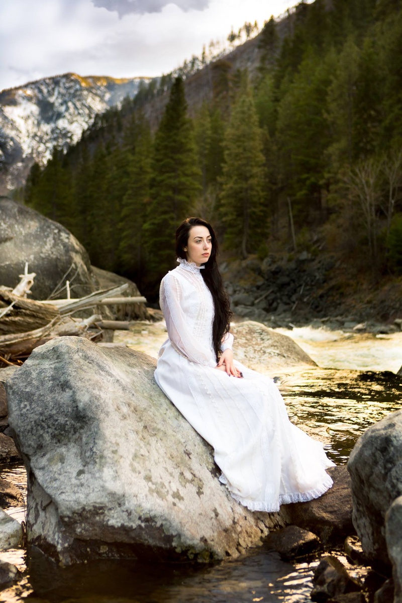 Female model photo shoot of Rejina in Leavenworth