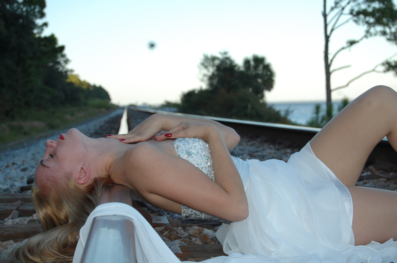Female model photo shoot of ndurst in Pensacola Bluffs