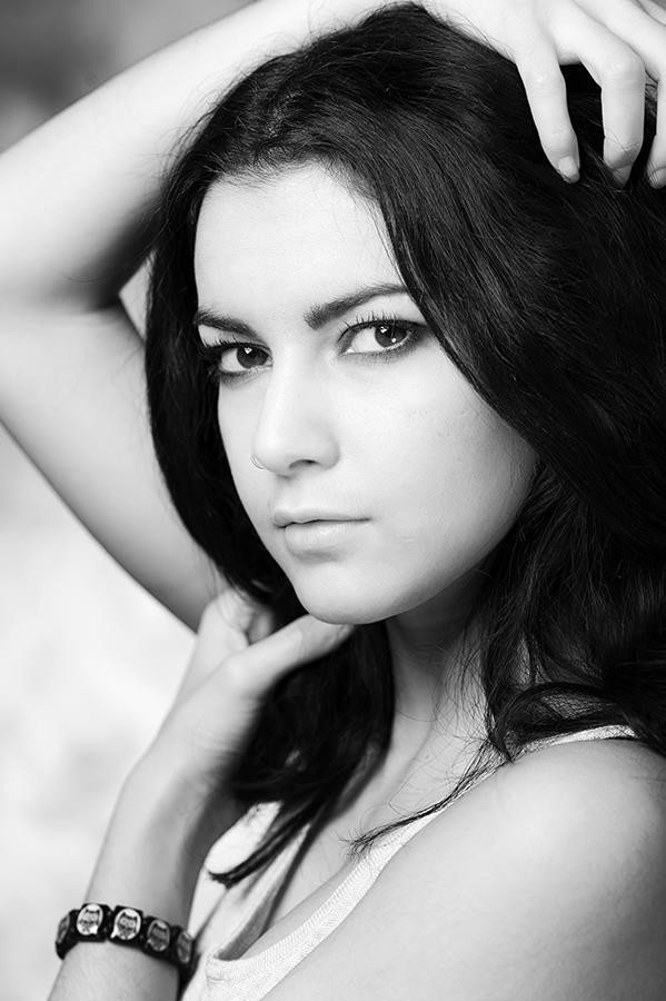 Female model photo shoot of Nina Pictures Model