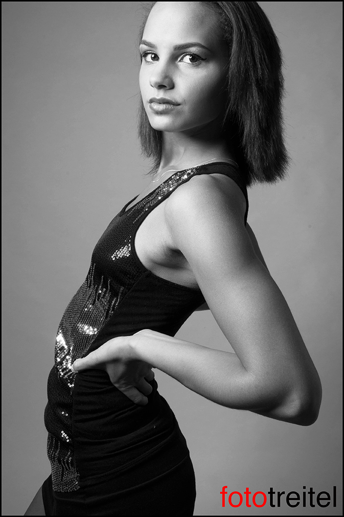 Male and Female model photo shoot of fototreitel and Brittany Berryy in Cincinnati, Ohio-My Studio