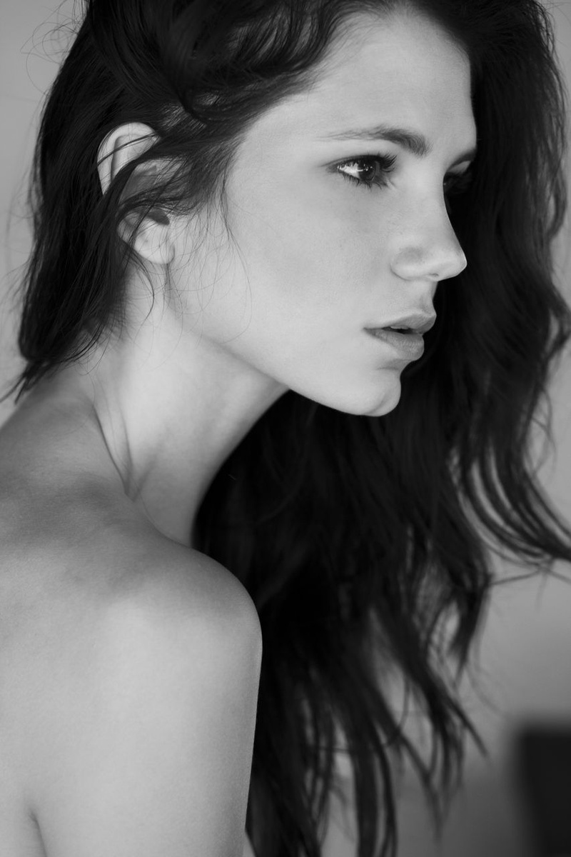 Female model photo shoot of Rebekah D