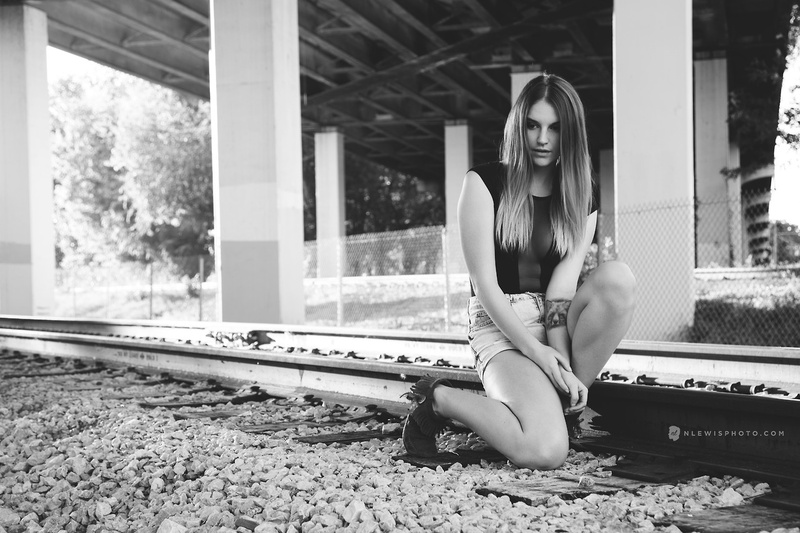 Female model photo shoot of Savannah Cohen
