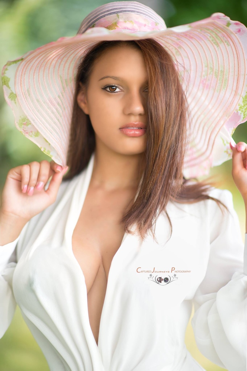 Female model photo shoot of Yelissa Marie