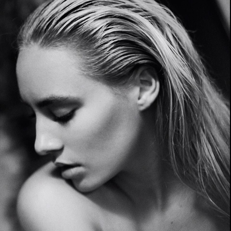 Female model photo shoot of Magda  Swider