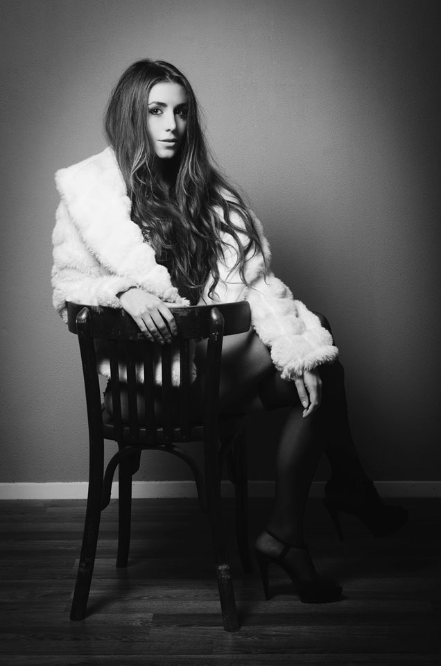 Female model photo shoot of Mariella_kvo in Netherlands