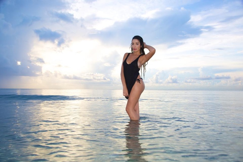 Female model photo shoot of JordanaFLove in Deerfield Beach