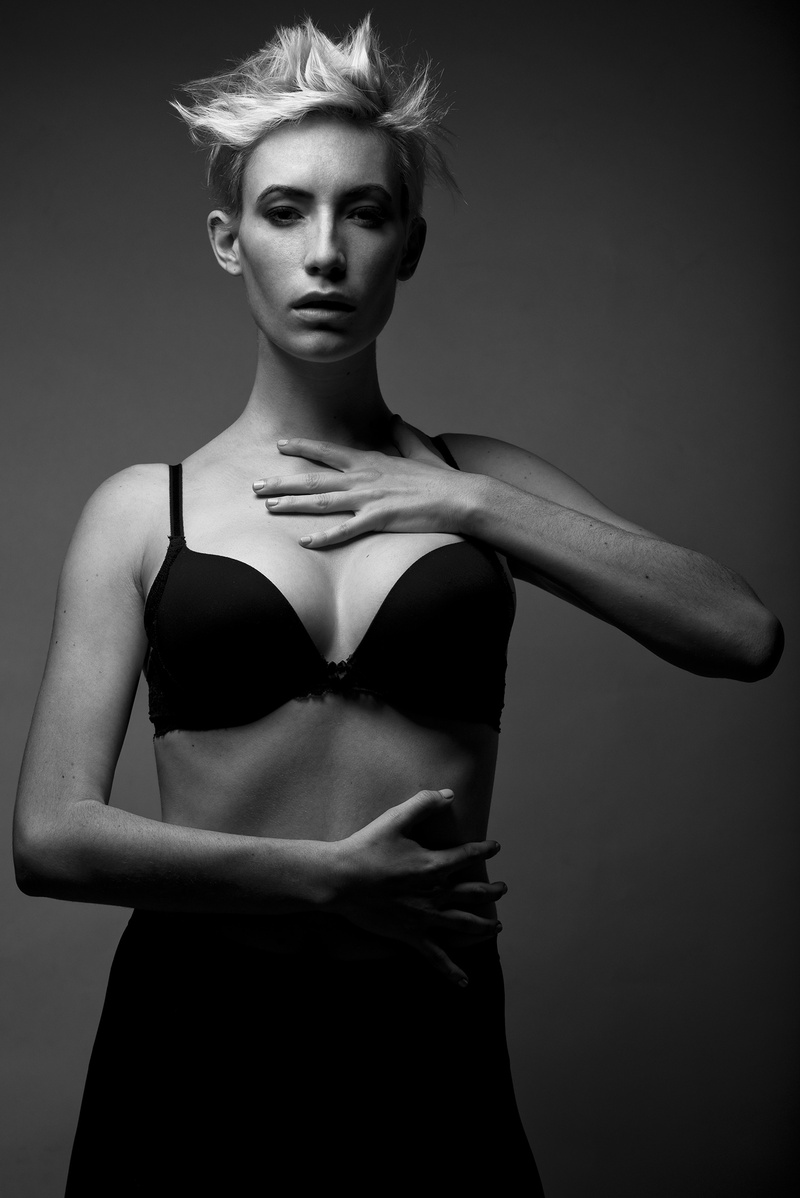 Female model photo shoot of Bronwyn M by  V - A B R U Z Z I