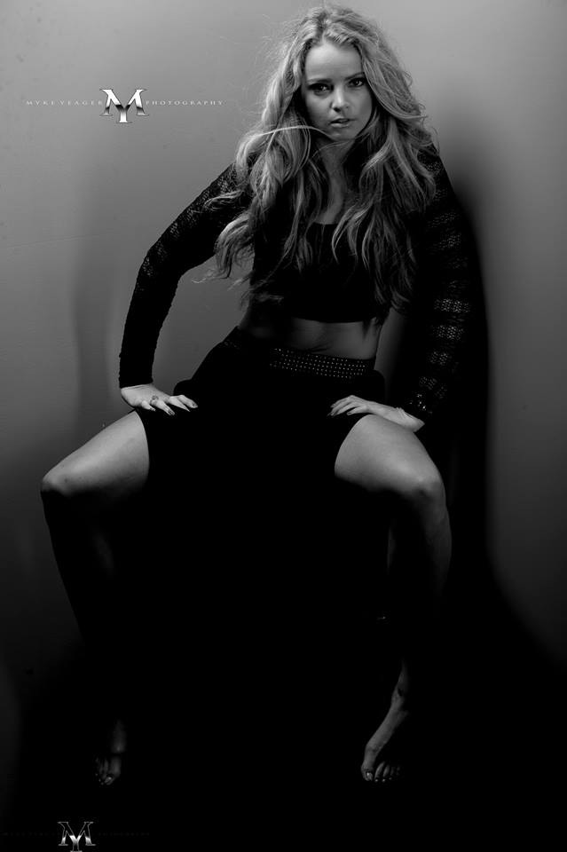 Female model photo shoot of Leighamber