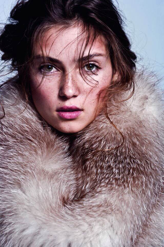 Female model photo shoot of Anastasia Gias